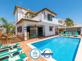 Riad Serpa Galé - Luxury, private pool, AC, wifi, 5 min from the beach, villa en Guia