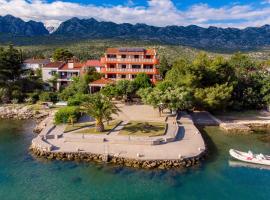 Pansion Kiko, hotel en Starigrad-Paklenica