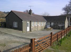 Converted Outbuildings - Penlon Cottage, cabaña o casa de campo en Caernarfon