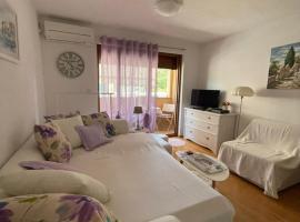 Perla Apartment Postira Island of Brač, ξενοδοχείο σε Postira