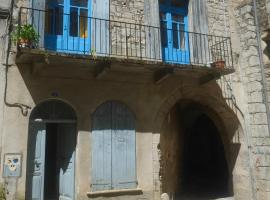 3 Bed-Sleeps 6-Balcony-Pets-Parking-Town Centre, hotel v destinaci Sauve