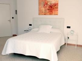 Hostal Lara, affittacamere a Llança