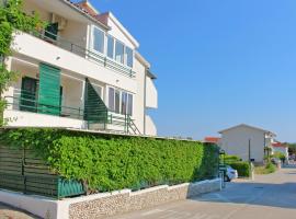 Apartmani Bodo, Hotel in Drvenik