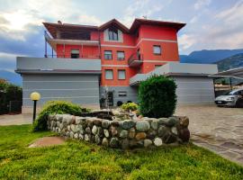 Casa Vacanze Calzà, hotel ad Arco