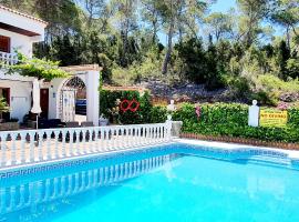 Granada Apartments Familiar Deluxe, Ferienwohnung in Portinatx