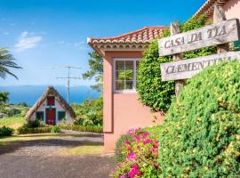 Casa da Tia Clementina, cottage in Santana