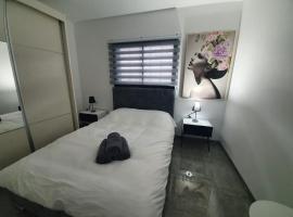 אירוח אריאל, holiday rental sa HaGoshrim