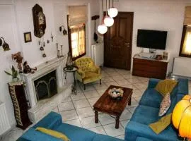 Viktoria's apartment in the center of Parga