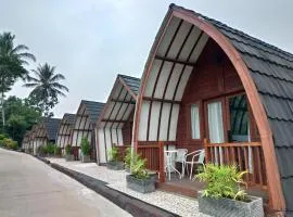 Chevilly Resort & Camp
