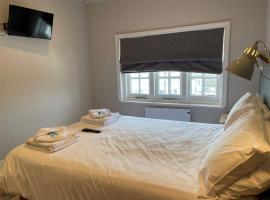 Room Only Rental 14 Former Hotel with Self Entry Key, hotell i Pevensey