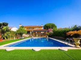 Magnifica Planet Costa Dorada, hotel in Cambrils