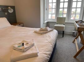 Room Only 8 For Rent Former Hotel with Self Entry Key, hotell sihtkohas Pevensey