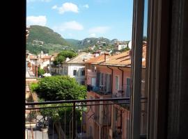 VRENI LODGE, chalet a Finale Ligure