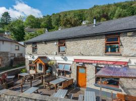 The Gwaelod y Garth Inn, hotel di Cardiff