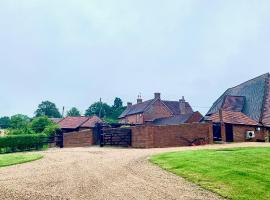 Stunning Estate sleeps 22 private parking & garden, country house in Hailsham