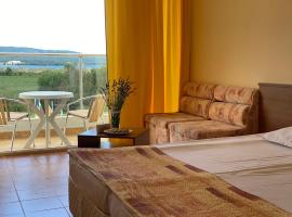 Hotel Plamena Palace، فندق في بريمورسكو