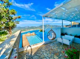 Zeus Throne Suites, hotel with parking in Afionas