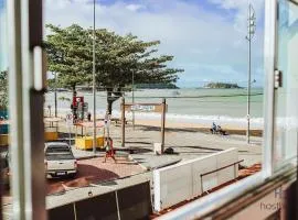 Apto a beira mar no Centro - WIFI 200MB - TV Smart - Cozinha equipada - Portaria 24h - Ar condicionado