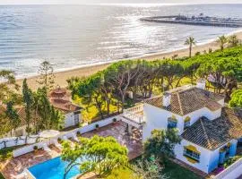 Nice Home In Marbella With 5 Bedrooms, Wifi And Outdoor Swimming Pool