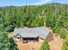 Moonrise Lodge - A Large Vacation Home in Mariposa