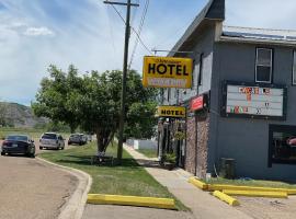 Hotel Dinosaur & Newcastle Bar, hotel in Drumheller