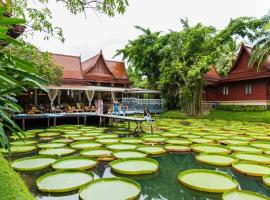 Ma Doo Bua Phuket - SHA Extra Plus, resort i Thalang