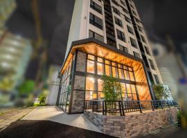 Hotel Brick, hotel near Naha Airport - OKA, Naha