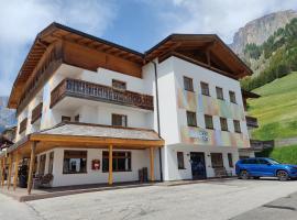 콜포스코에 위치한 호텔 Crëp Sella