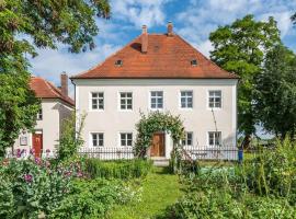 Historischer Pfarrhof Niederleierndorf, cheap hotel in Langquaid