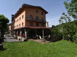 Albergo Bucaneve, hotel in Pievepelago