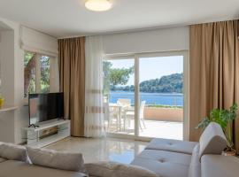 Pine Tree Apartment Zanetic, appartamento a Blato