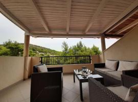 Apartments Edo, hotel near Srebrna Bay, Vis