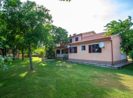Apartmani Marica, Hotel in Plomin