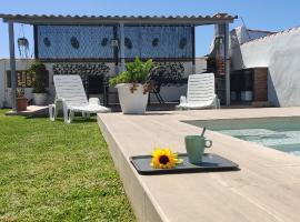 Chalet Santi Playa de la Barrosa, cabin in Chiclana de la Frontera