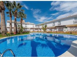 ENCANTADORA CASA CON PISCINA A 5 MIN PLAYA WIFI