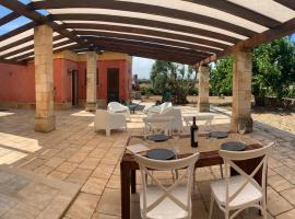 Villa Elena by ApulianBnV, hotel v destinaci Serranova