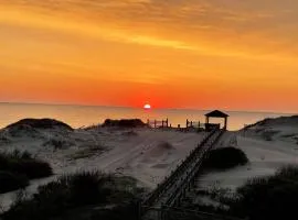 Oceanfront grandeur in 4x4 Outerbanks - Mark Twain