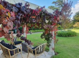 The Cottage, hotel amb aparcament a Mount Eliza