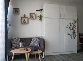 cosy STUDIO 4 personnes, proche mer et commerce 0 chambre, hotel in Le Grau-du-Roi