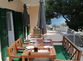 Apartment Borovi with terrace and parking Podaca, hotel a Podaca