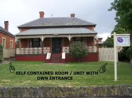 RJ's Bed & Breakfast