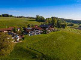 Berg Hotel Weingarten Garni, hótel í Rimsting