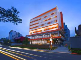 Starlet Hotel BSD City: Tangerang şehrinde bir otel