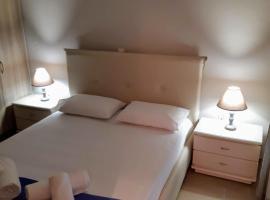 Helen's studio 1, отель в городе Мирина