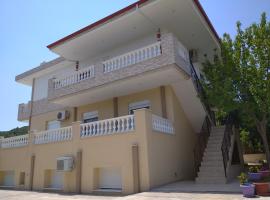 Apartments Vladimir, hotel in Ayios Nikolaos Sithonia
