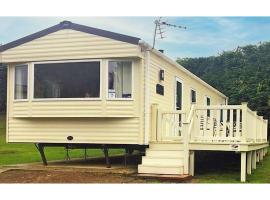 Isle of Wight Caravan, hotel in Shanklin