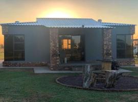 Rondebosch Eco Cottages、ミデルバーグのアパートメント