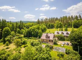 Leśniczówka Przytulia - Bieszczadzka Zagroda, hotel near Lesko Ski Lift, Lesko