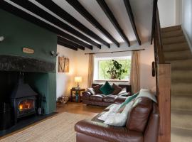 Finest Retreats - Bron Elan, hotel with parking in Dolwyddelan