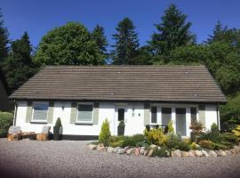 Thistle Haugh the peaceful house with a hot tub, hotel with parking in Barcaldine